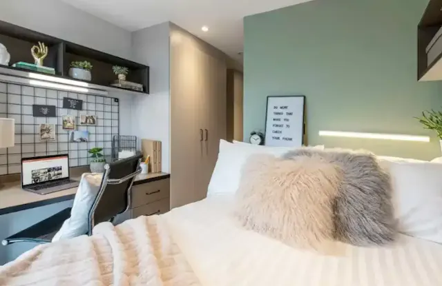 Premium 2 Bed Apartment room image 2