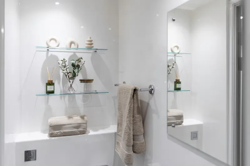 Premium 2 Bed Apartment - Shared Bathroom