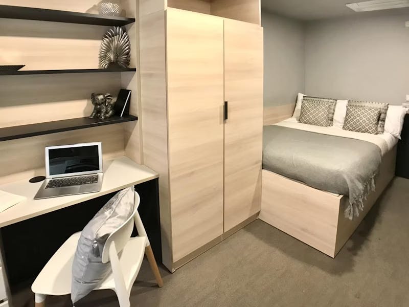 steel-city-sheffield-sheffield-Premium Accessible Studio