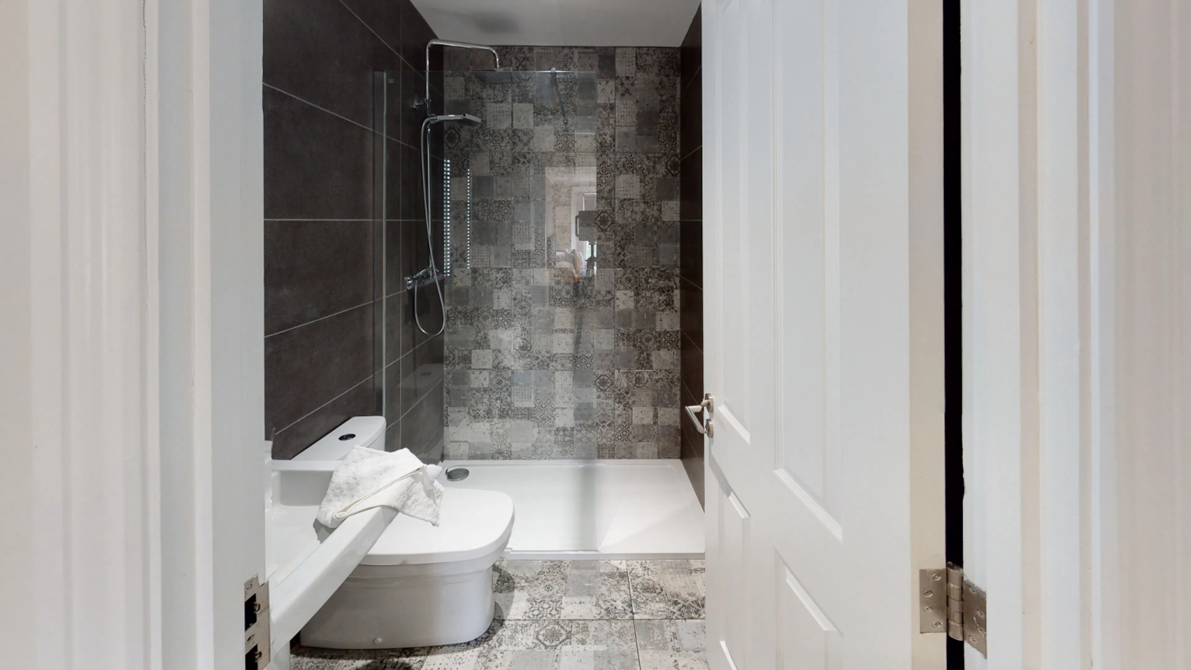 Premium Apartment - 3-Bed BATHROOM 3