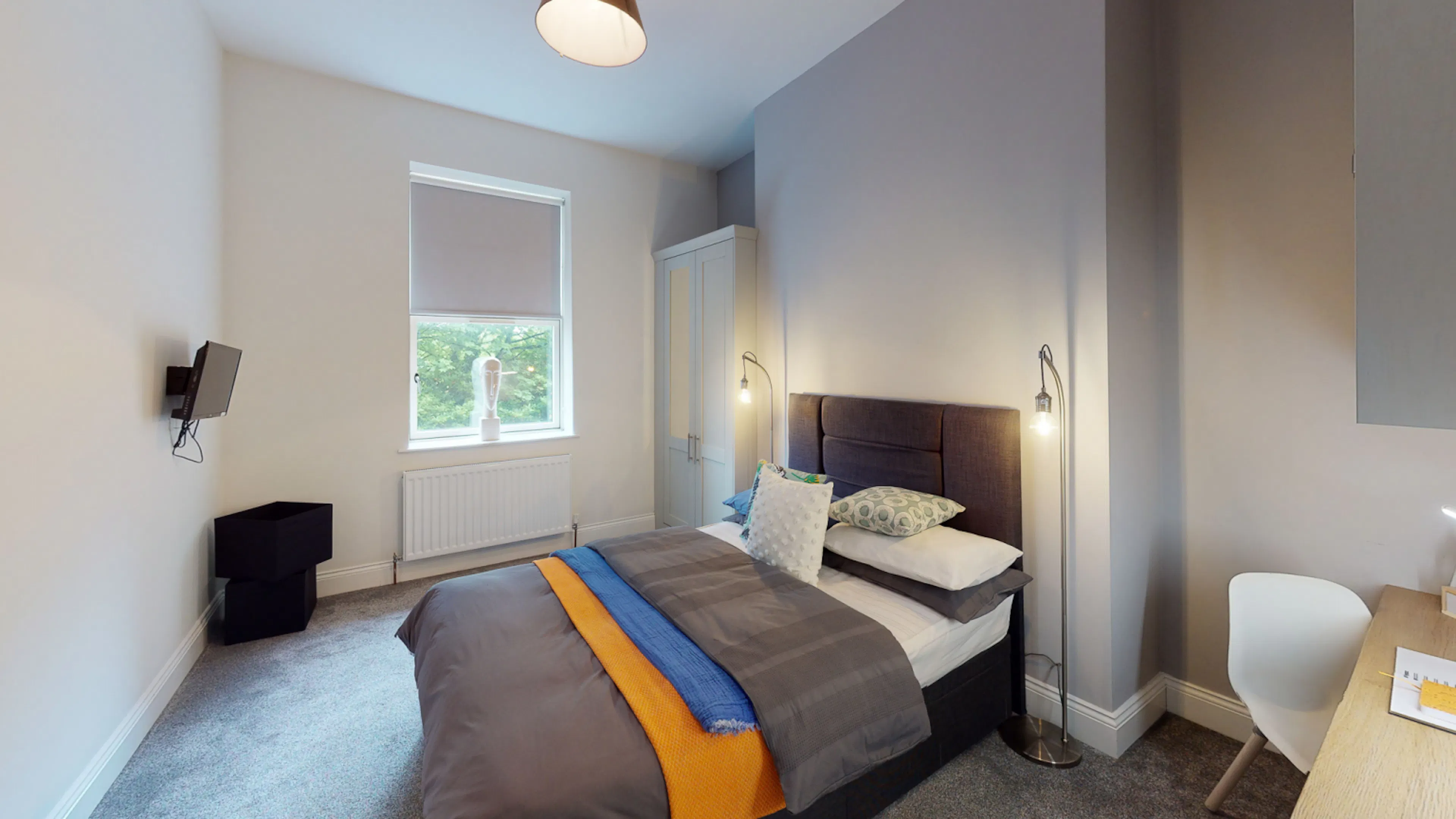 Premium Apartment - 4-Bed ROOM 1
