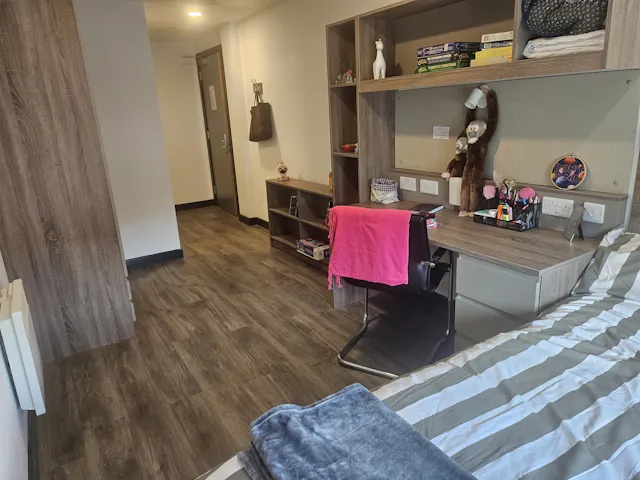 Premium Ensuite room image 1
