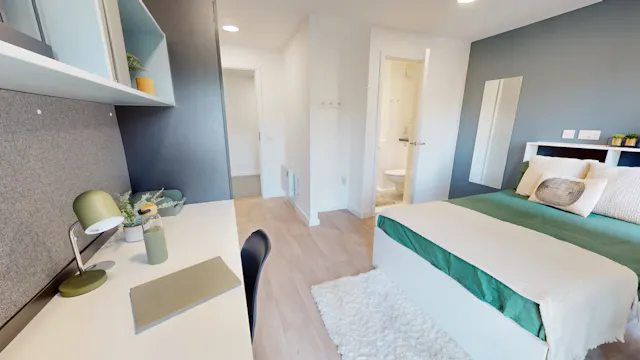 Premium En-suite room image 1