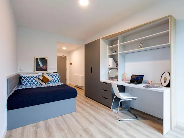 Premium En-Suite room image 1
