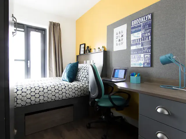 Premium En-suite room image 2