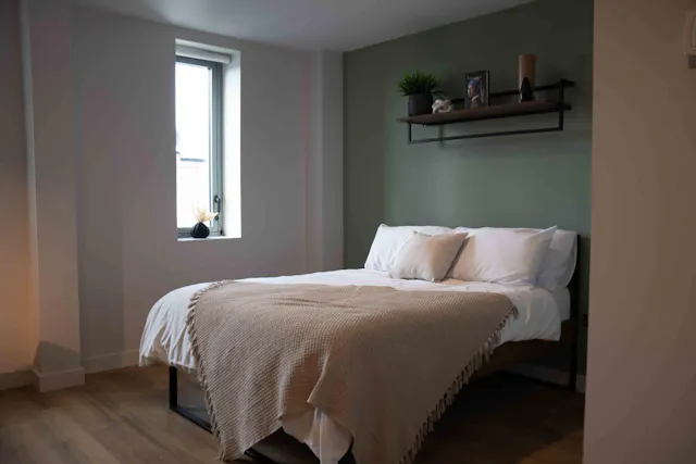 Premium En-suite room image 1