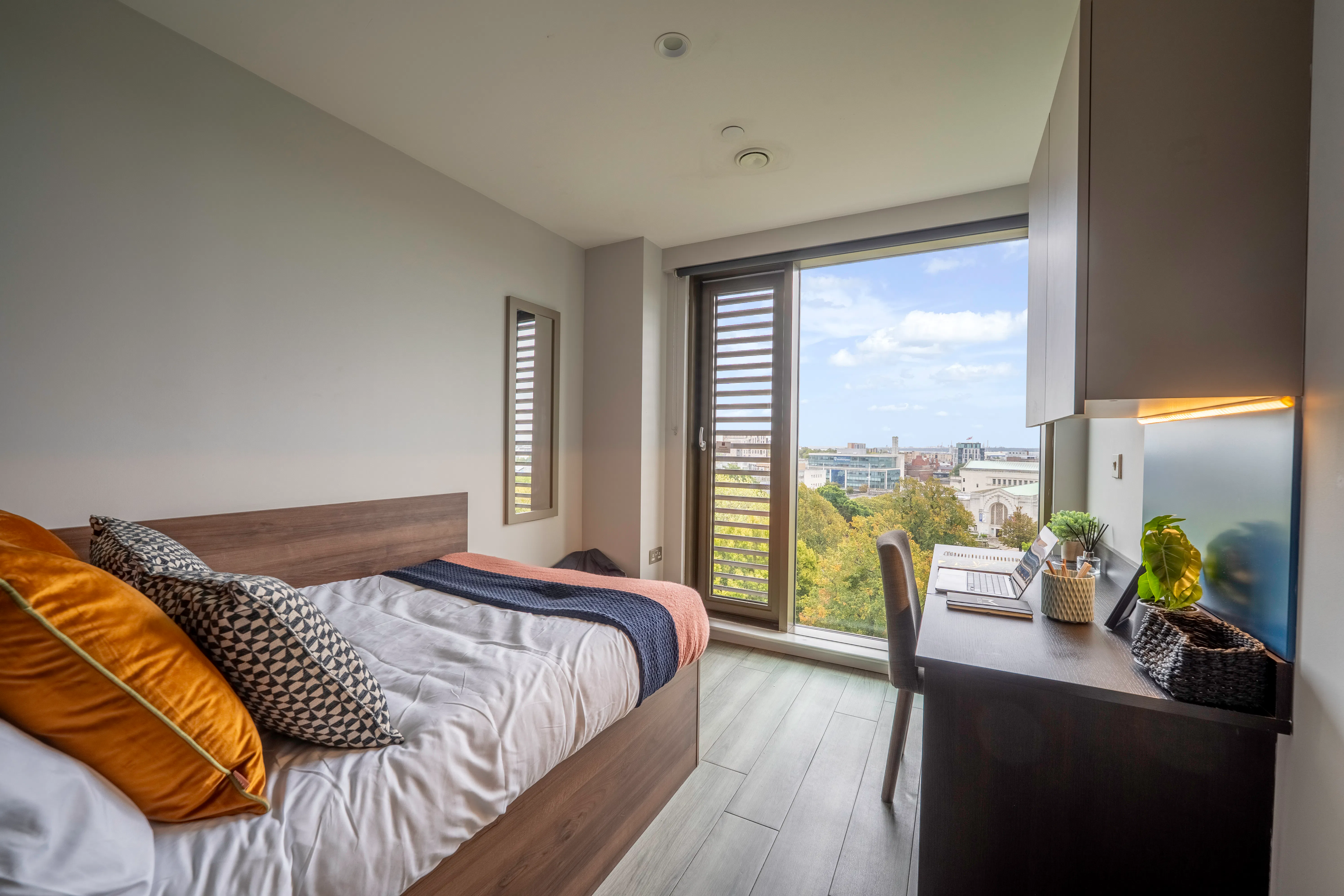 Premium Ensuite, Top Floor,