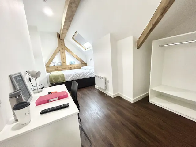 Premium Ensuite room image 1
