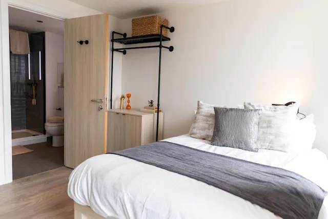 Premium Ensuite, Floors 17-18 room image 1