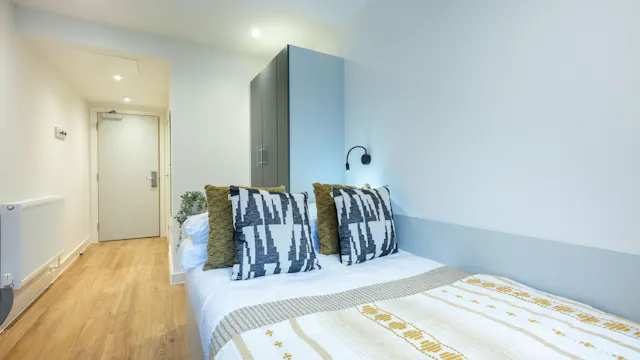 Premium Ensuite room image 1