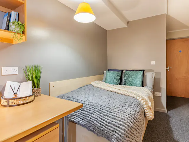 Premium Ensuite room image 1