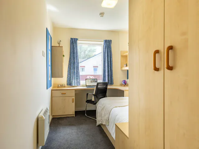 Premium Ensuite room image 1
