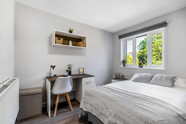 Premium Ensuite room image 1
