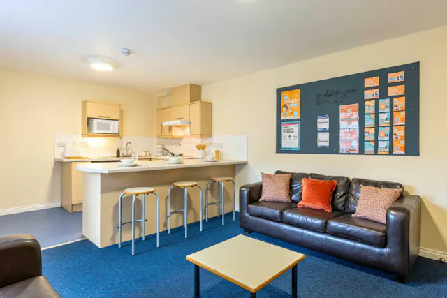 Premium Ensuite room image 2