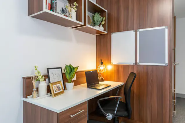 Premium Ensuite room image 2