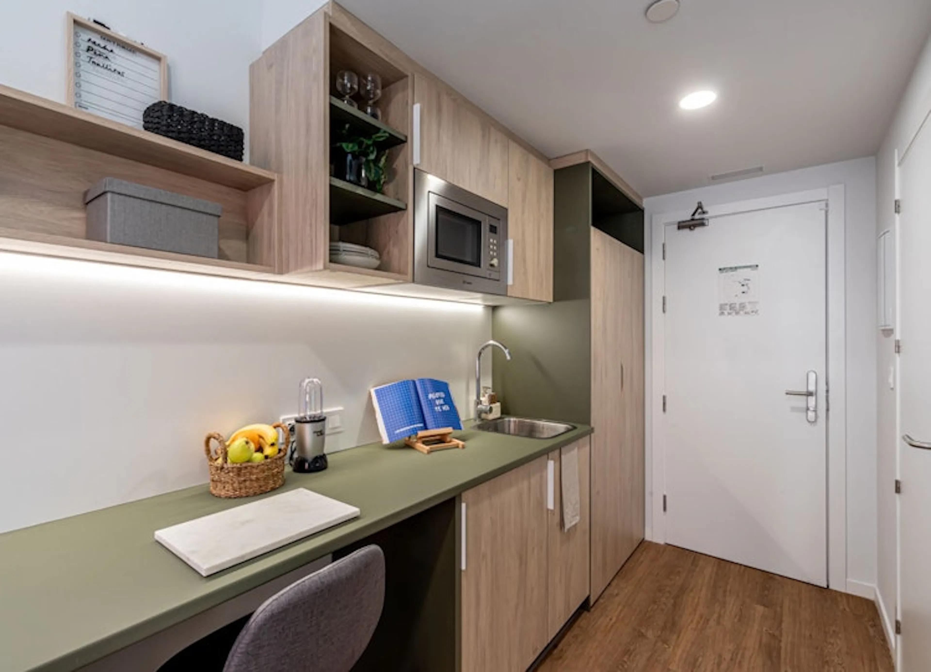 Premium Ensuite with Catering KITCHEN 2