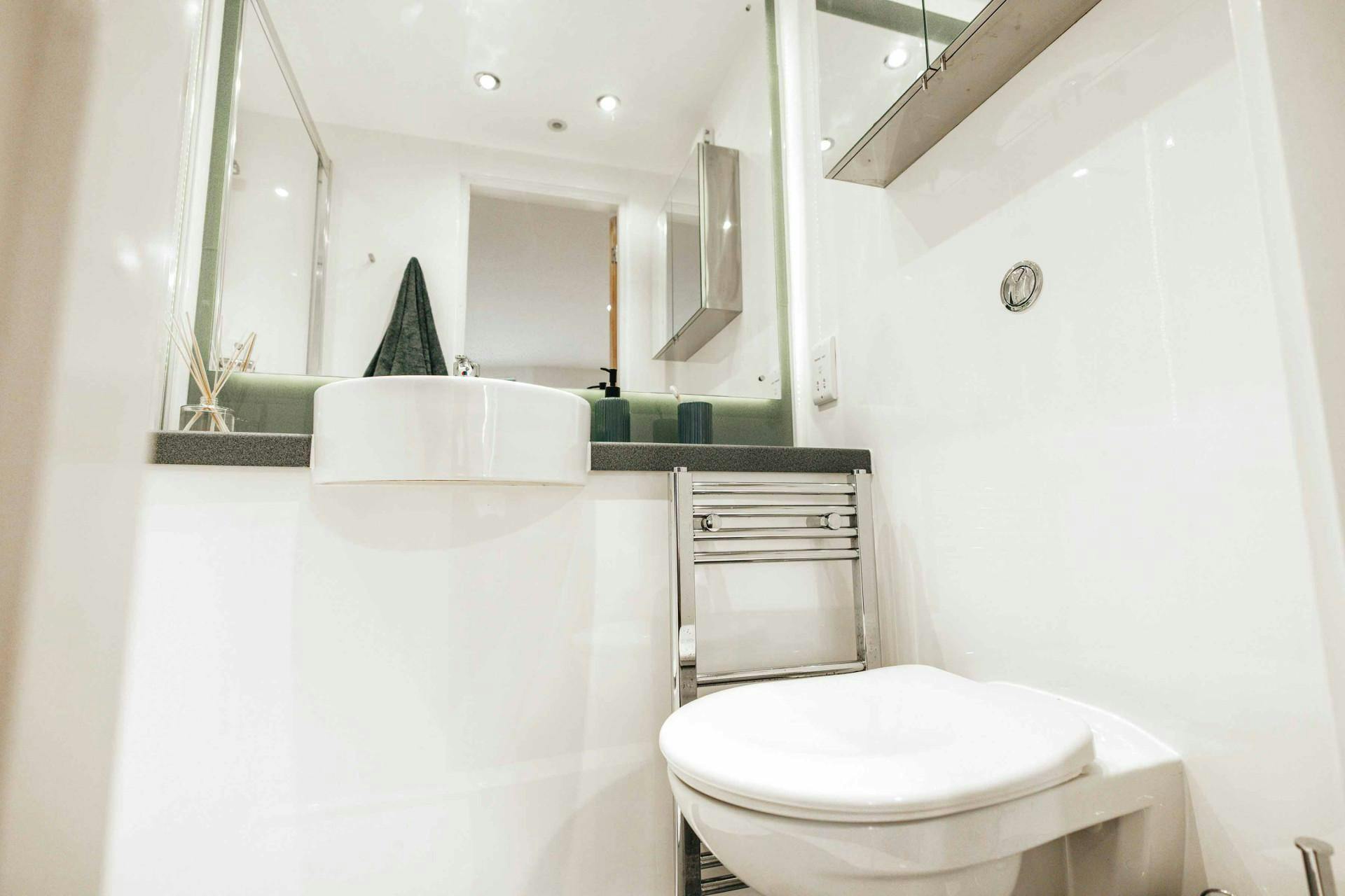 Premium One Bed Apartment (High Floors)