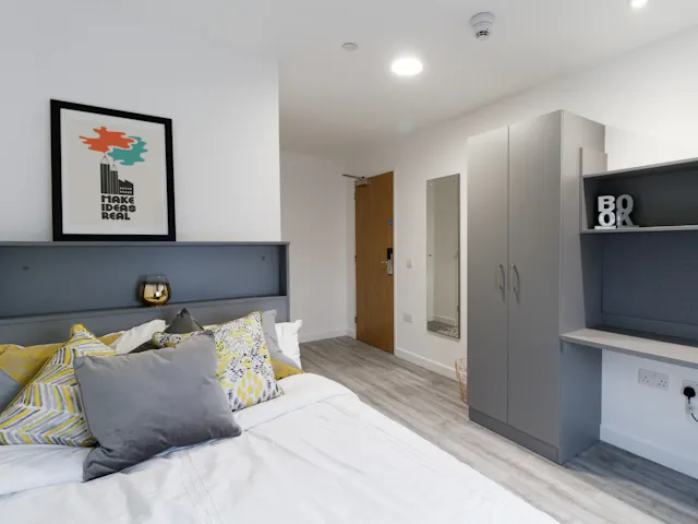 Premium Plus En Suite room image 2