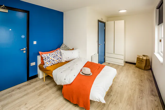 Premium Ensuite Plus room image 1
