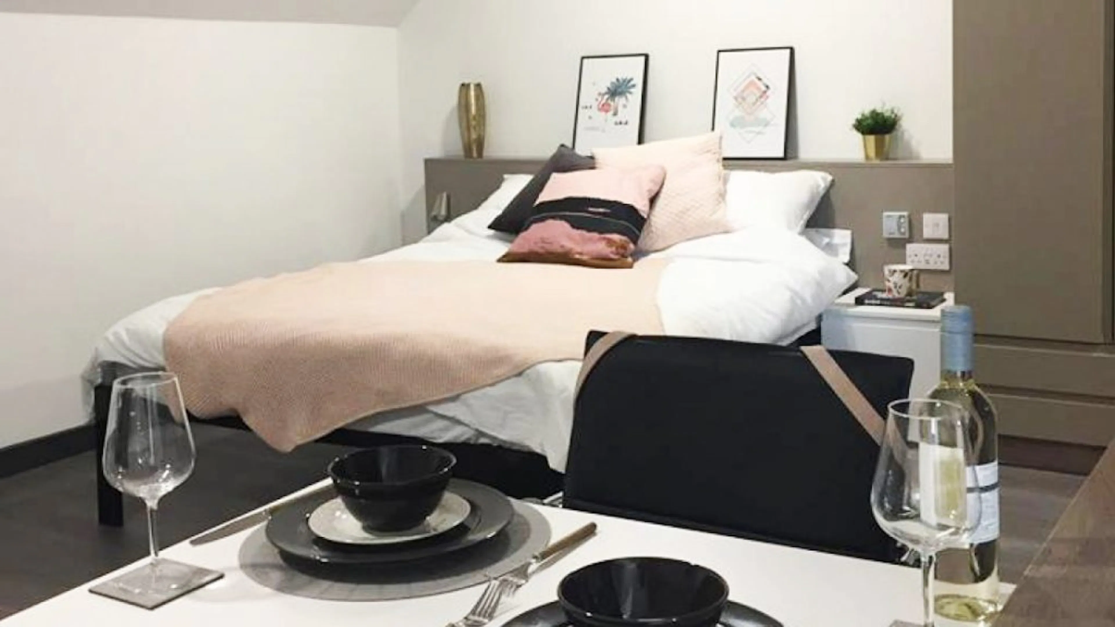 ROOM ROOM 3