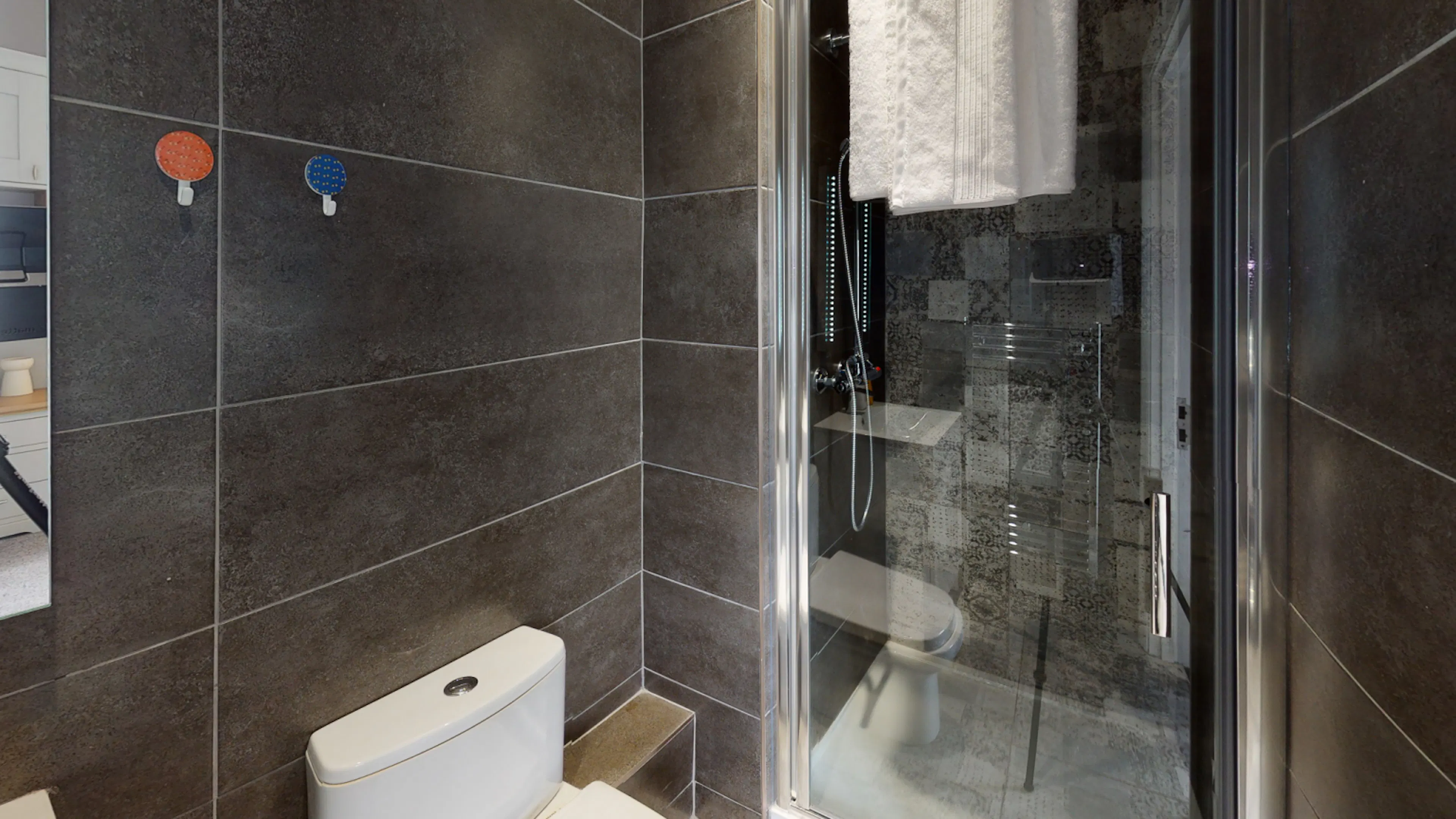 Premium Room - Ensuite BATHROOM 1