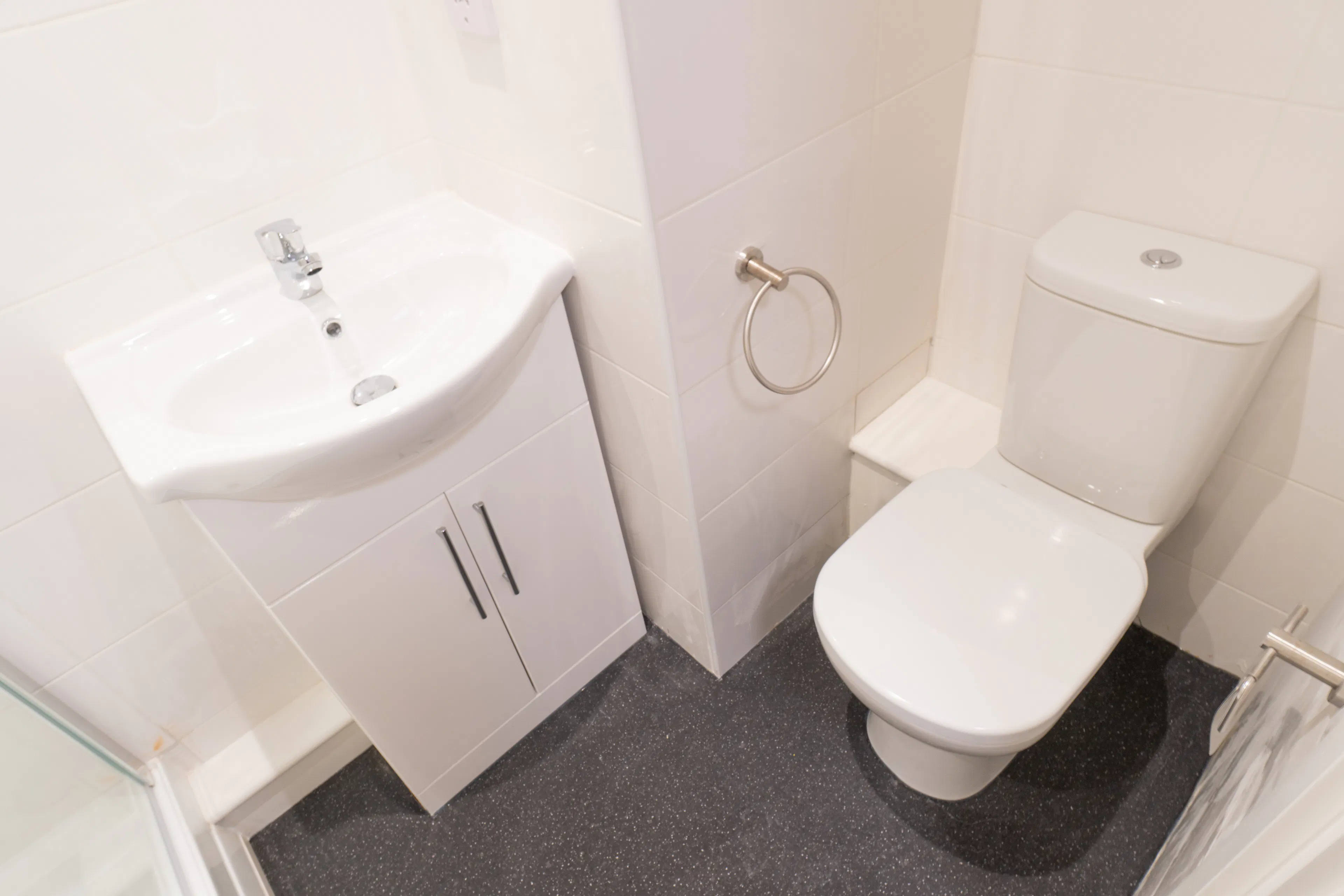 Premium Room BATHROOM 2