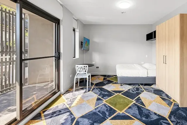 Premium Single Studio II Balcony room image 2