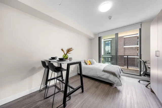 Premium Single Studio I Balcony room image 1