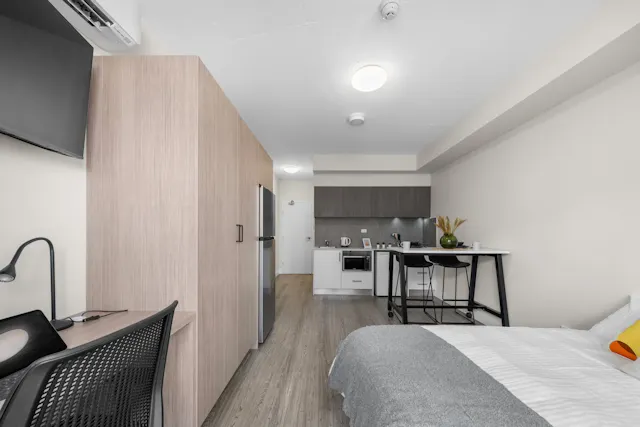 Premium Single Studio I Balcony room image 2