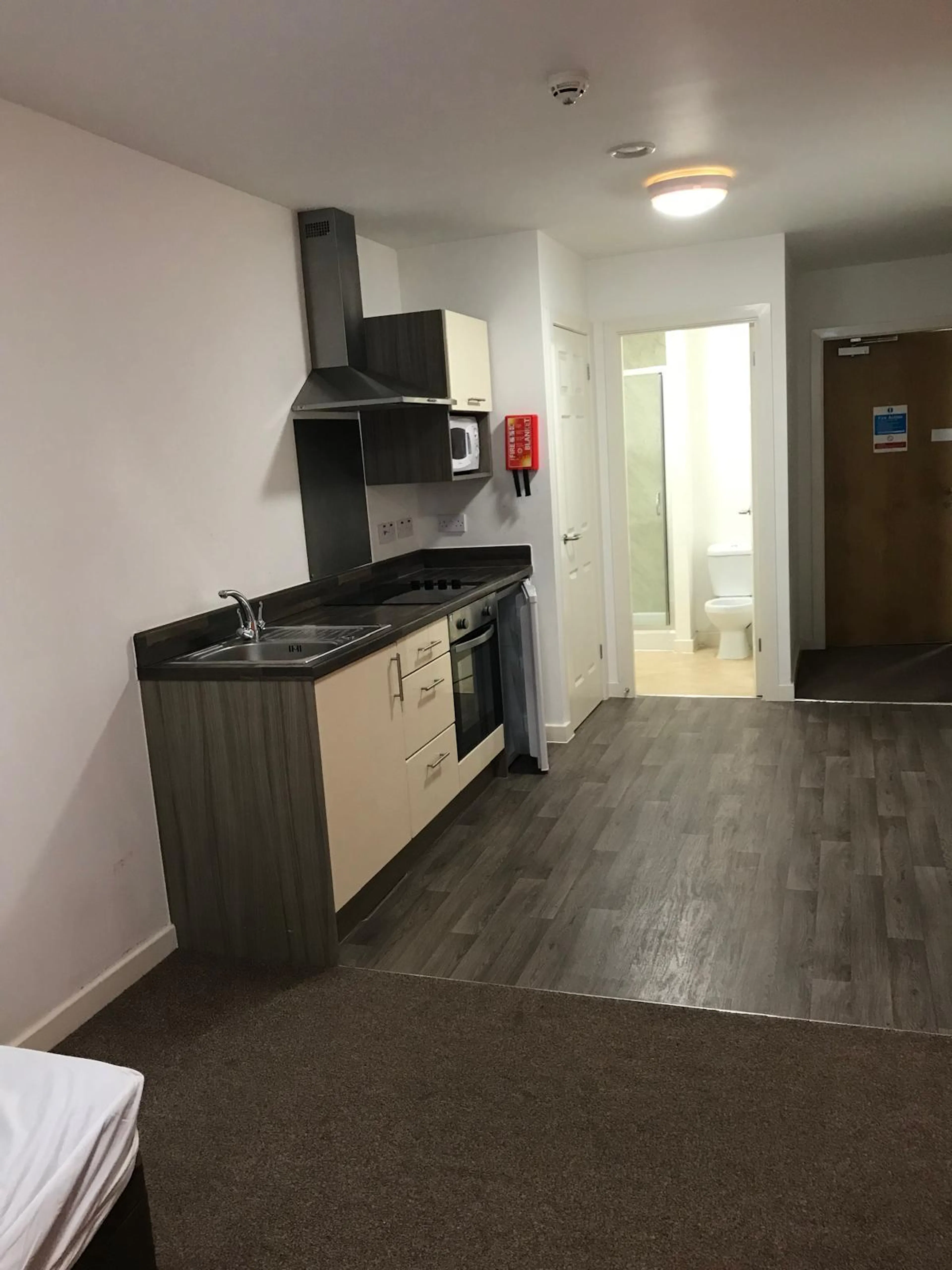 Premium Studio - Single KITCHEN 1