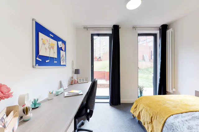 Deluxe Studio room image 1