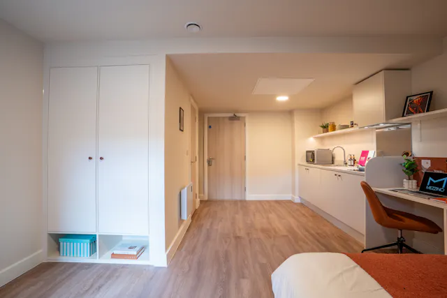 Premium Studio – Third Floor room image 5