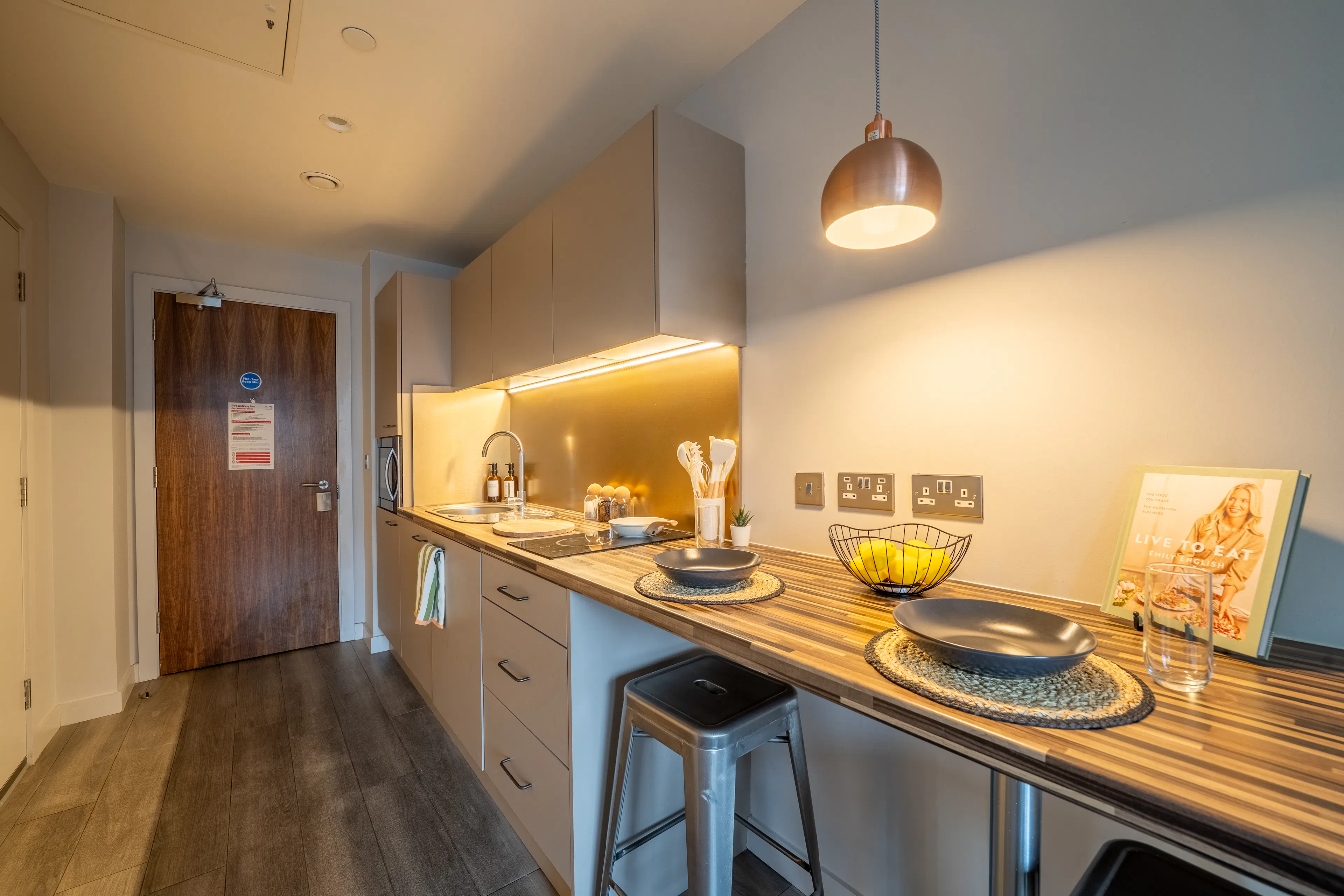 Premium Studio KITCHEN 3
