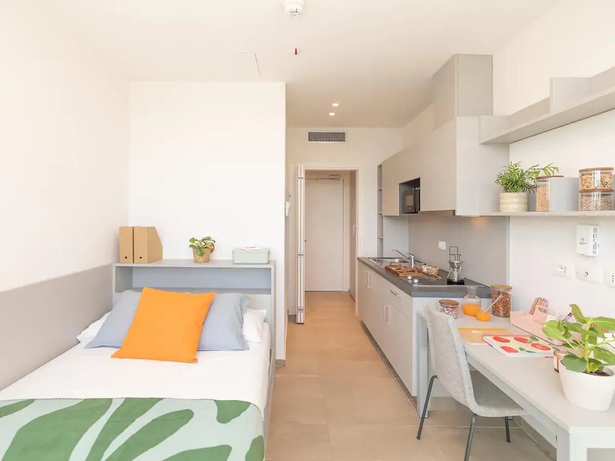 Premium Studio - Courtyard View ROOM