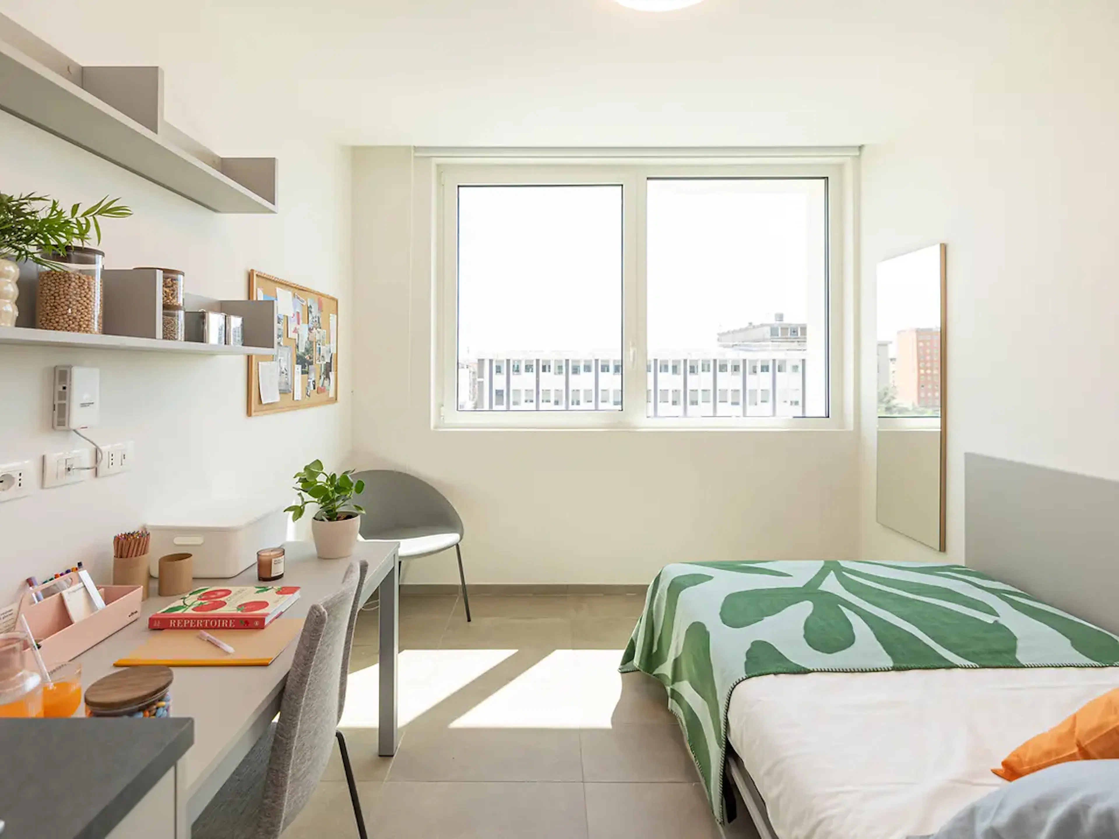 Premium Studio - Courtyard View ROOM 1