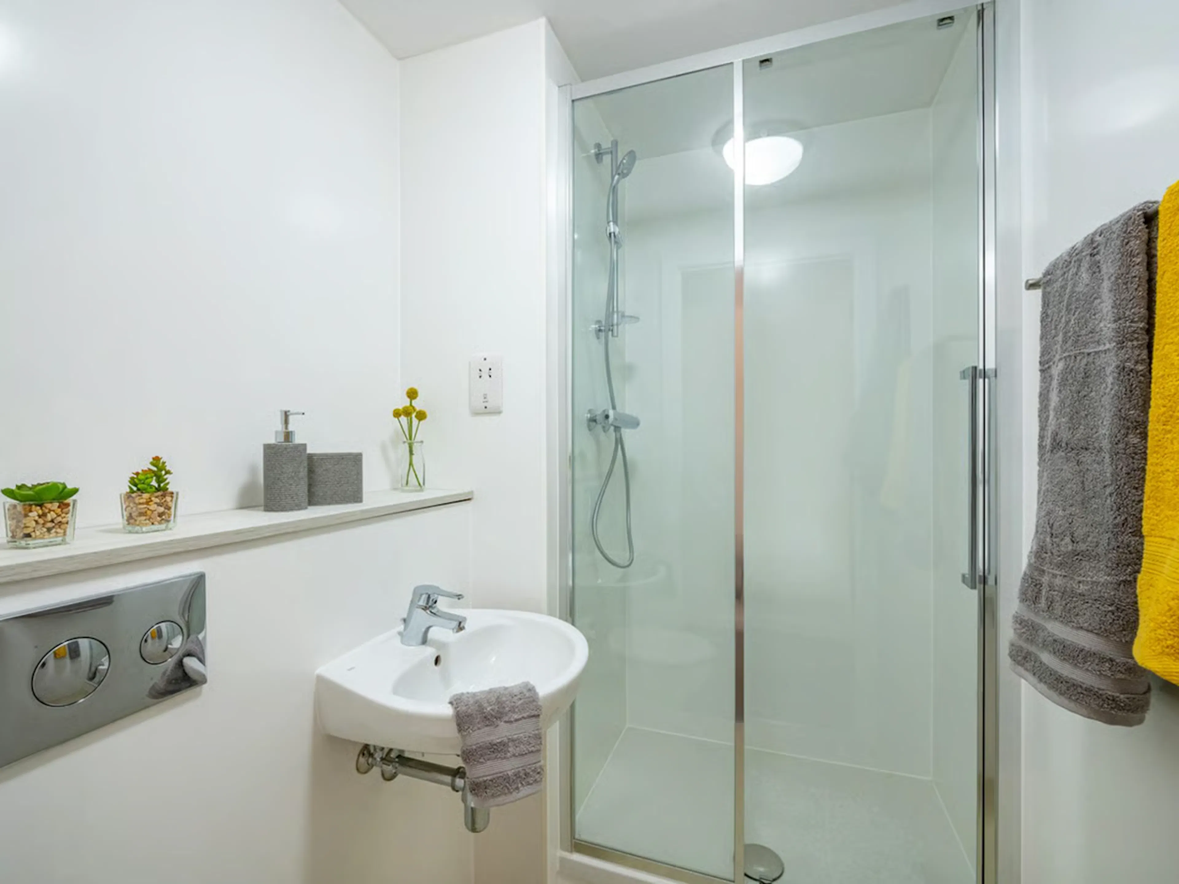 Premium Plus Studio BATHROOM 3