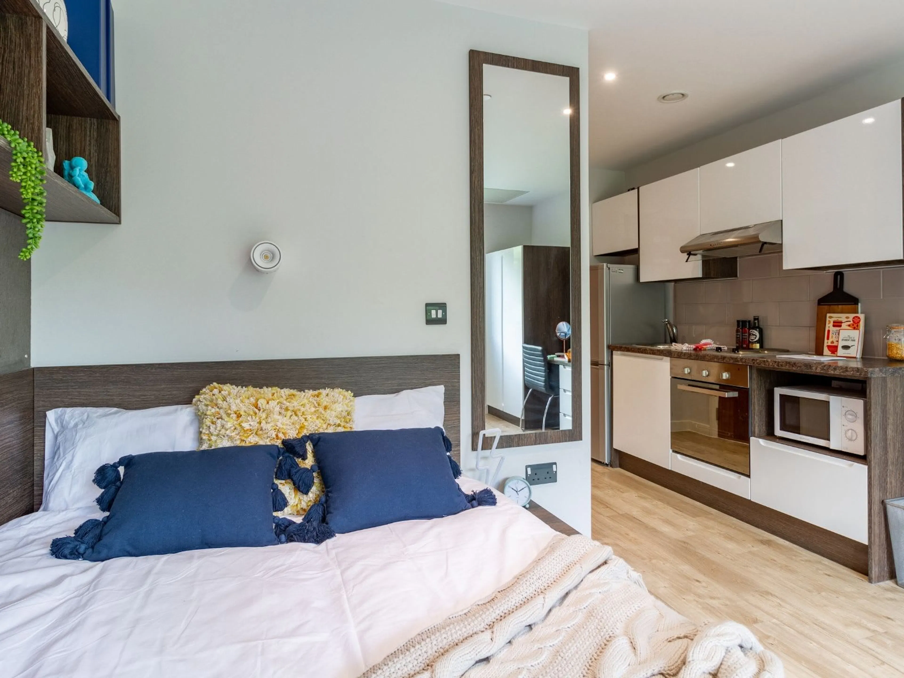Premium Studio ROOM 3