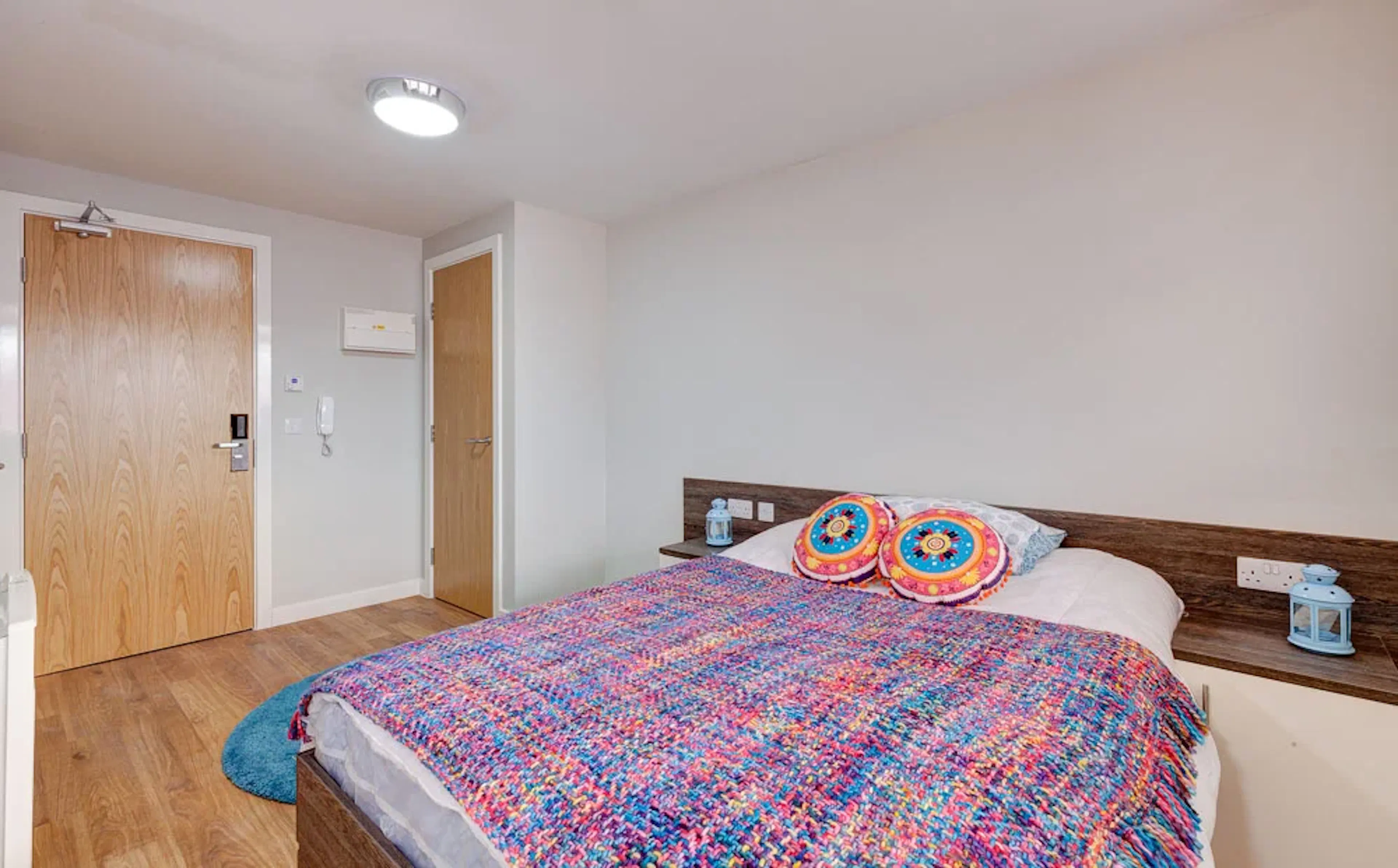 ROOM ROOM 2