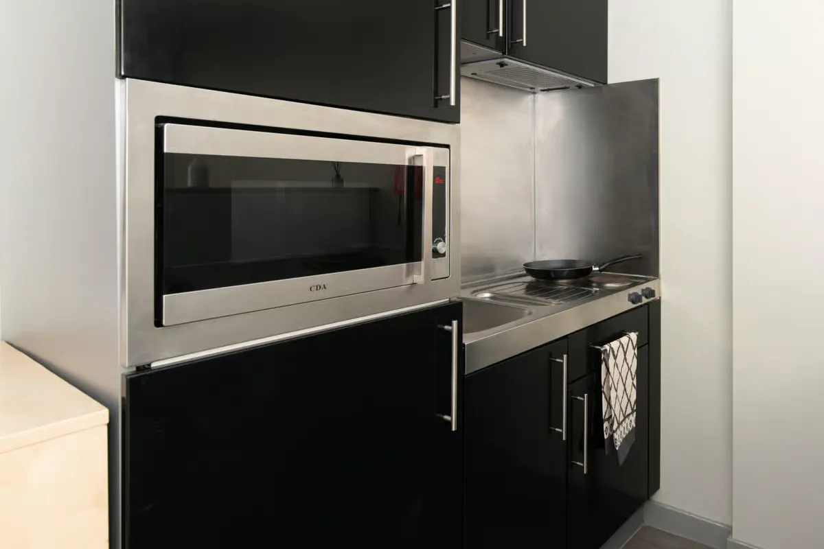 Premium Studio KITCHEN 3