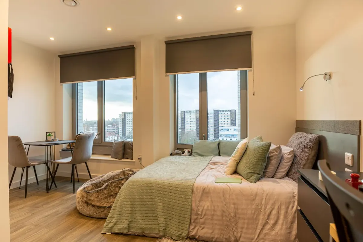 ROOM ROOM