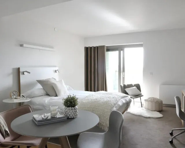 Deluxe Studio room image 1