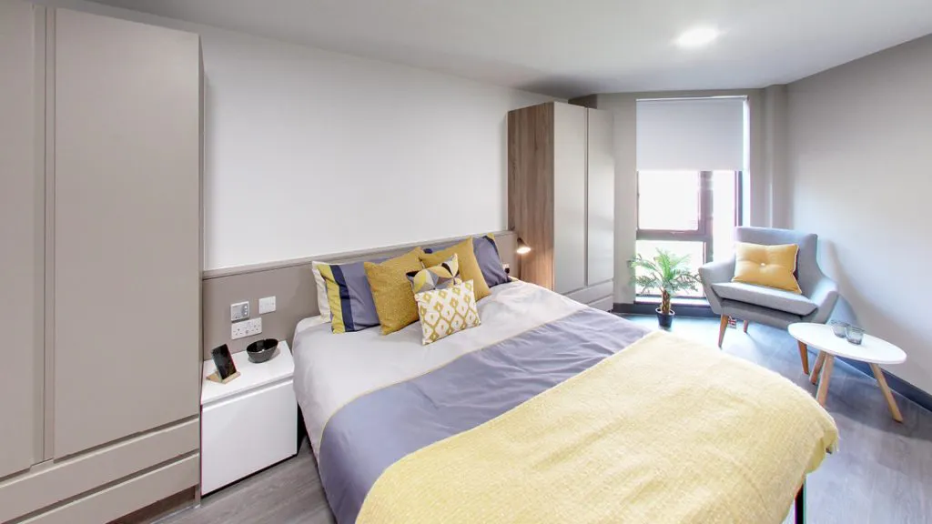 ROOM ROOM 4
