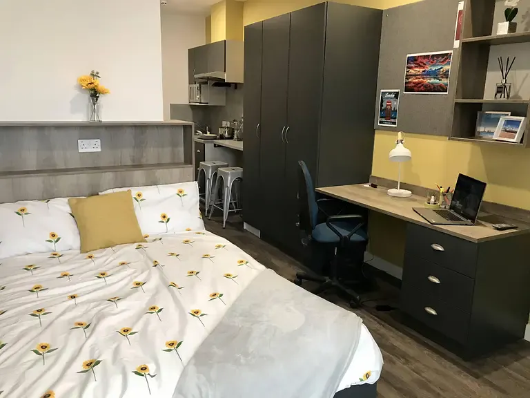 catherine-house-portsmouth-Premium Studio