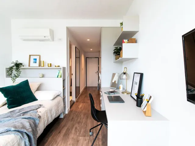 Premium Studio with CBD View room image 1