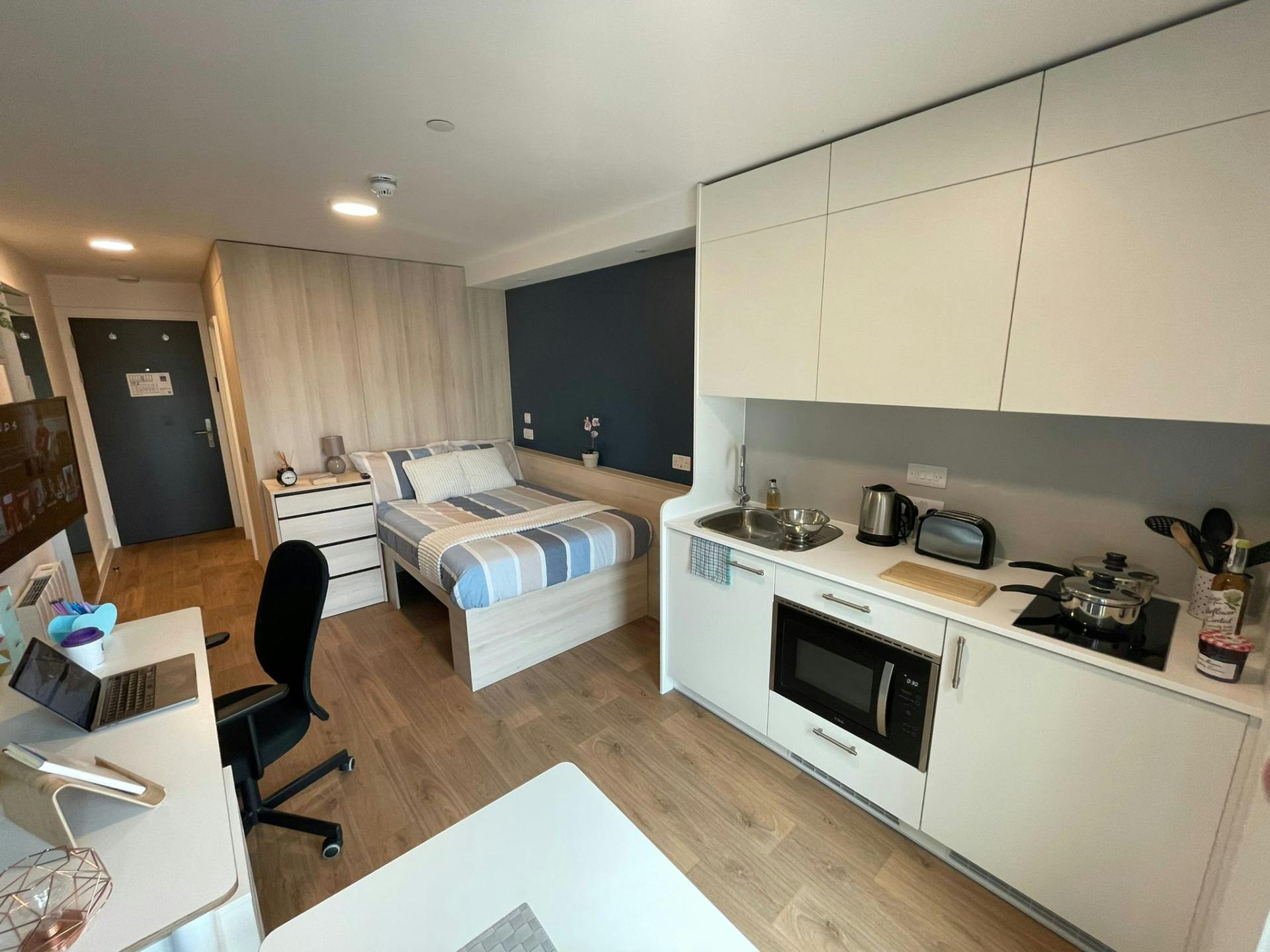Premium VIP Studio