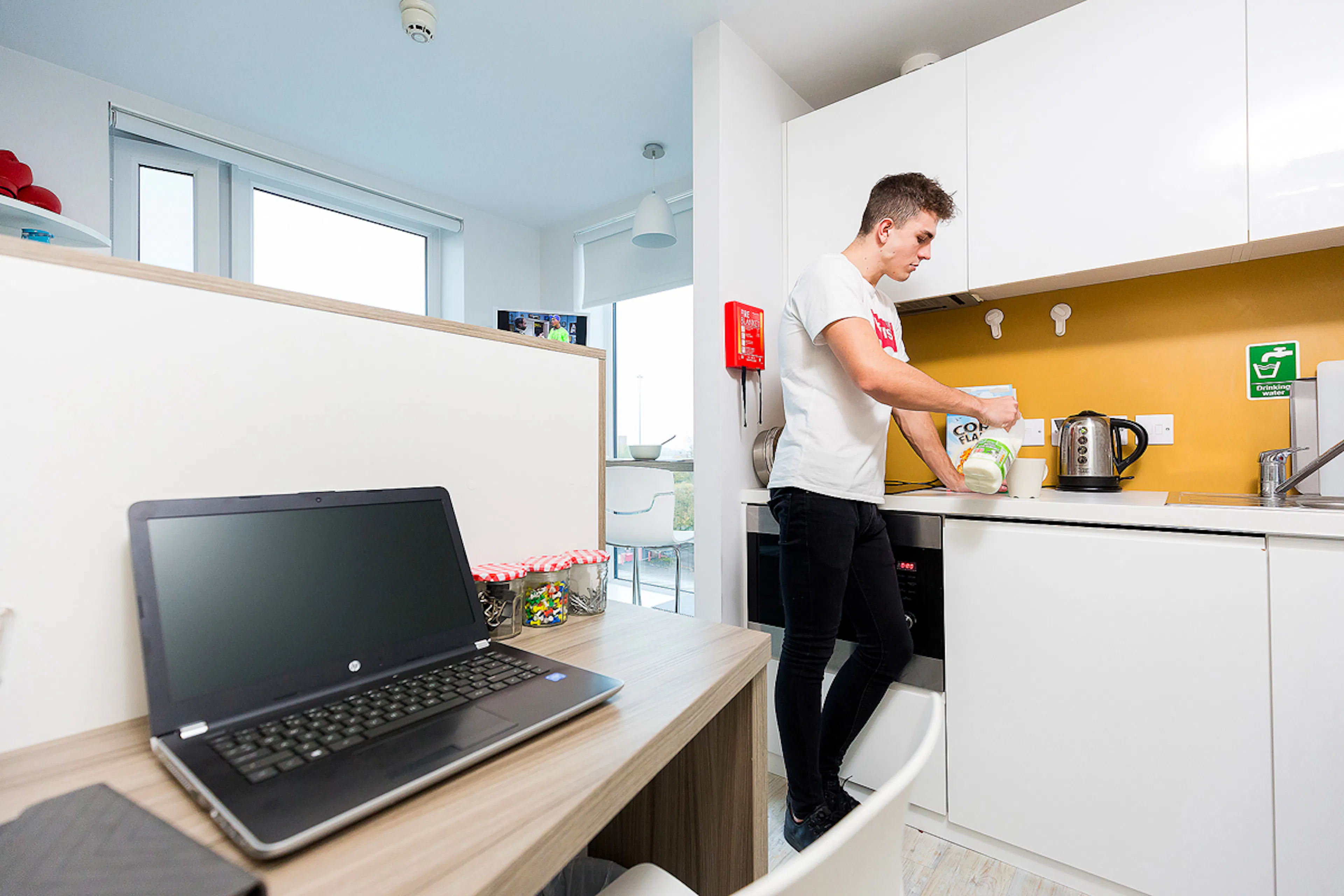 Premium Studio KITCHEN 4