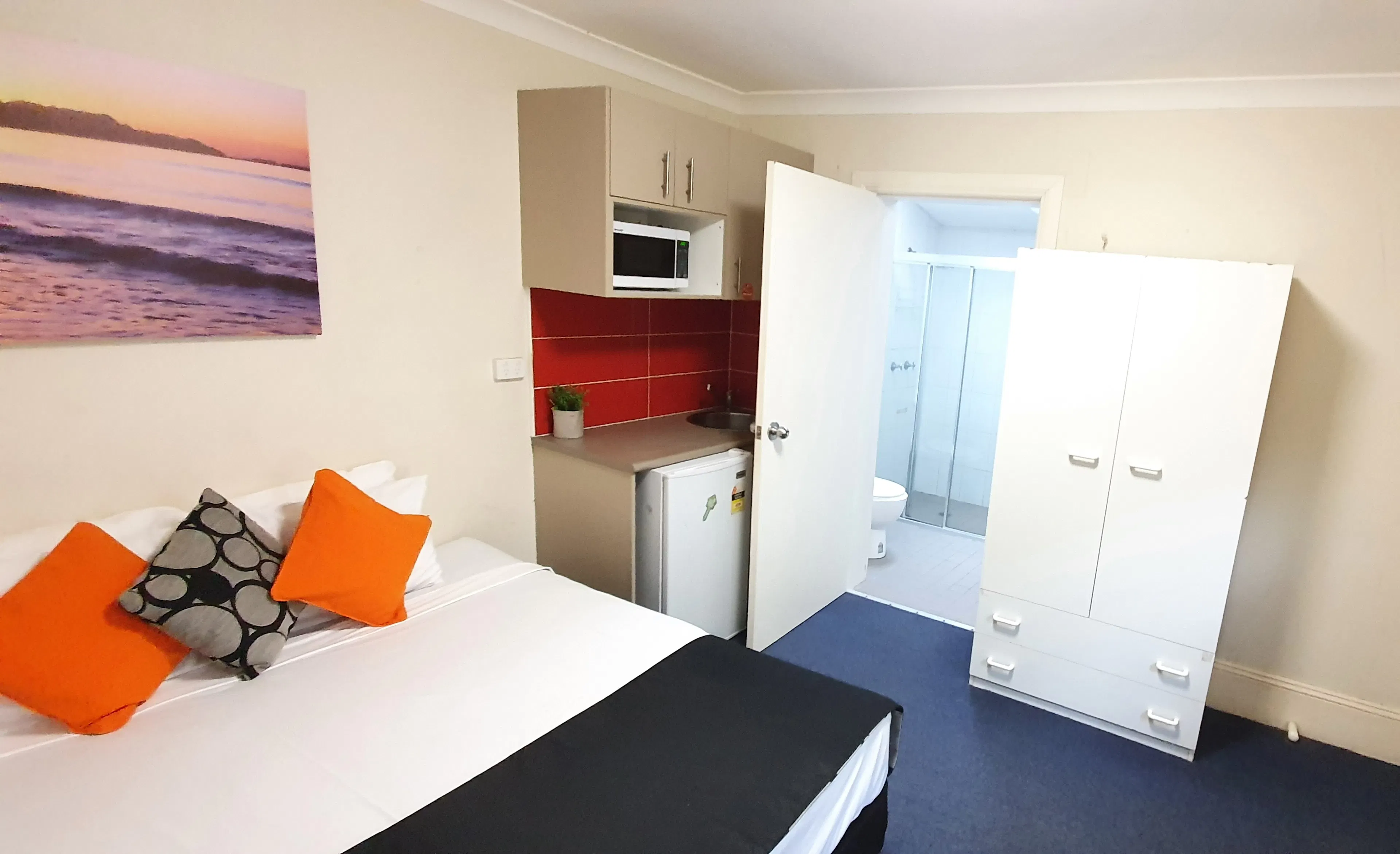 ROOM ROOM 4