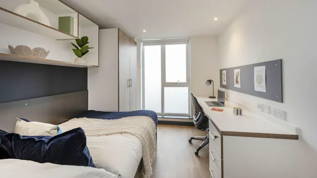 Premium En-suite room image 1