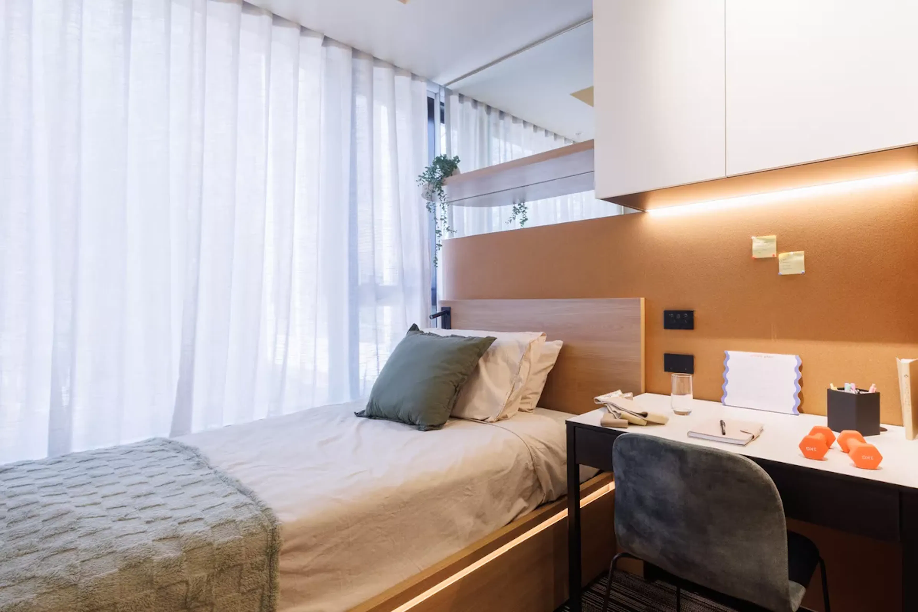 Quint 5 Bedroom Ensuite ROOM 4