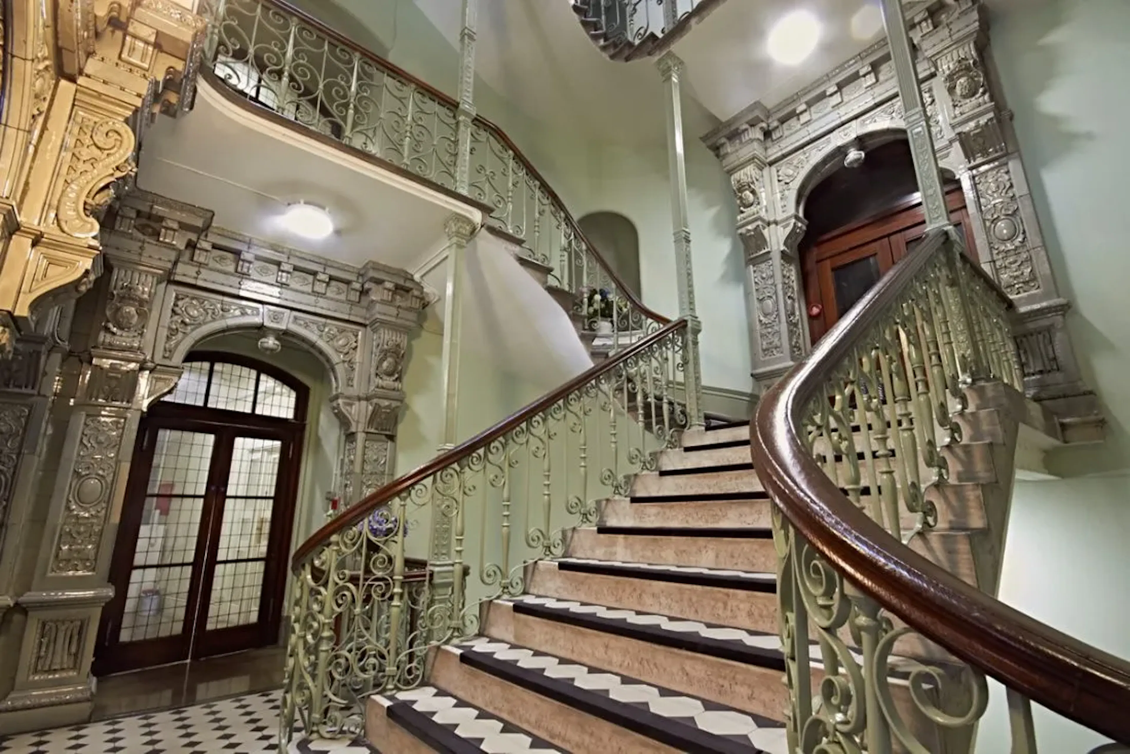 BUILDING BUILDING 1